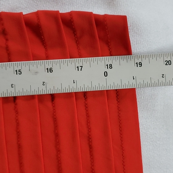 Woman's London Times Sleeveless Pleated Steath Dress - Picture 13 of 14